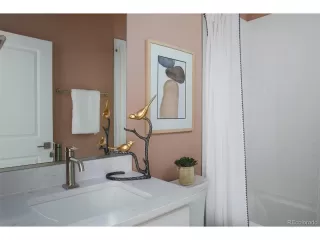 Photo #6: 8180300 Listing