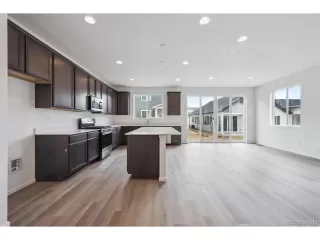 Photo #5: 8185538 Listing