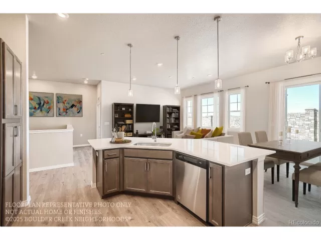 MLS: 8186594 Condo For Sale