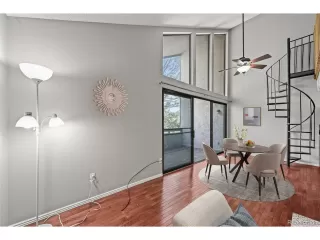 Photo #5: 8190136 Listing