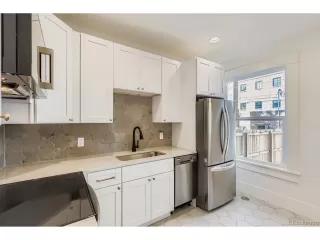 Photo #5: 8191948 Listing