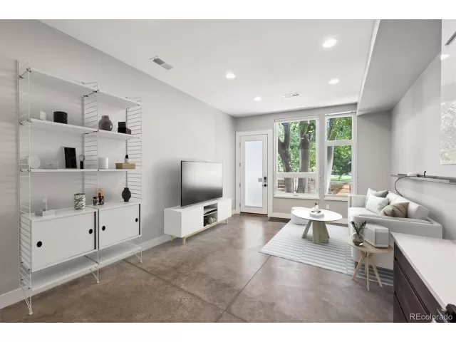 MLS: 8193614 Condo For Sale