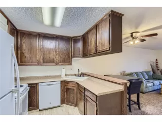 Photo #5: 8196827 Listing