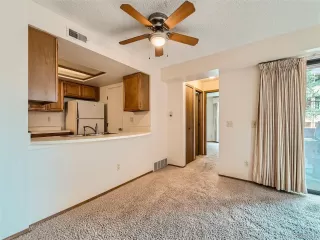 Photo #5: 8197622 Listing