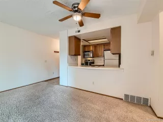 Photo #6: 8197622 Listing