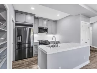 Photo #6: 8199967 Listing