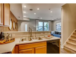 Photo #6: 8210051 Listing