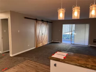 Photo #5: 8218867 Listing