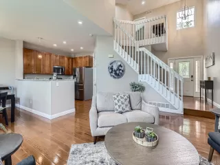 Photo #3: 8220649 Listing