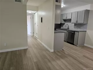 Photo #6: 8221891 Listing