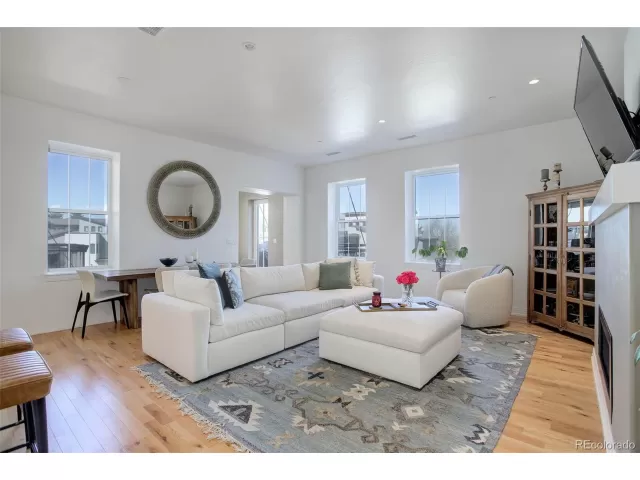 MLS: 8222791 Condo For Sale