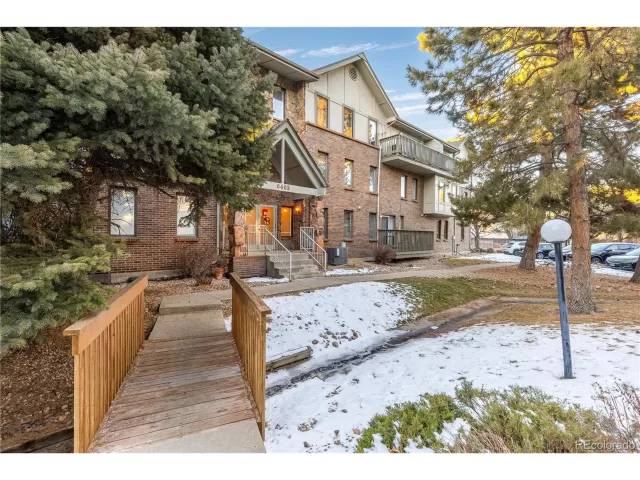 MLS: 8226390 Condo For Sale