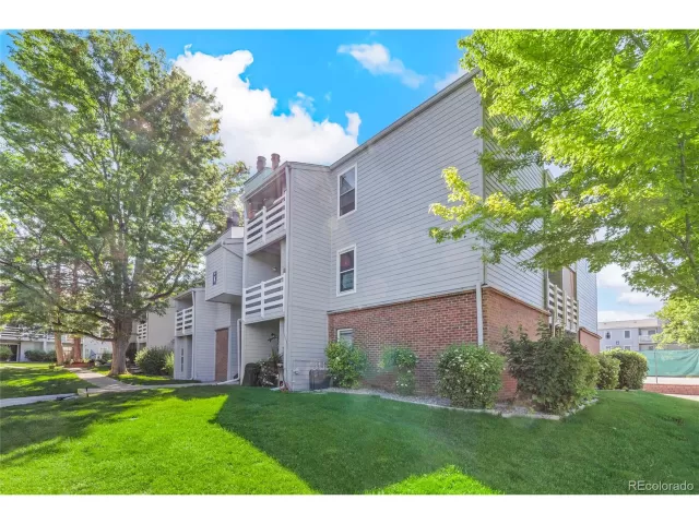 MLS: 8226460 Condo For Sale