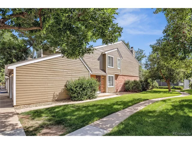 MLS: 8228816 Condo For Sale