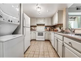 Photo #6: 8231161 Listing