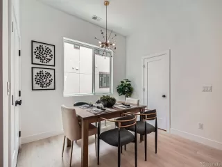 Photo #5: 8237698 Listing