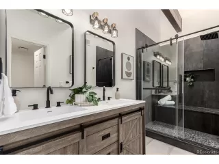 Photo #5: 8243089 Listing
