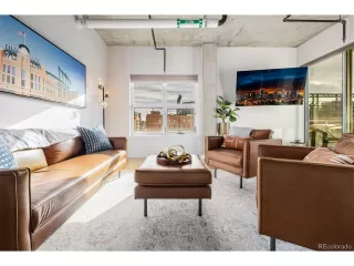 Photo #6: 8257843 Listing