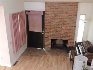 Photo #5: 8259796 Listing