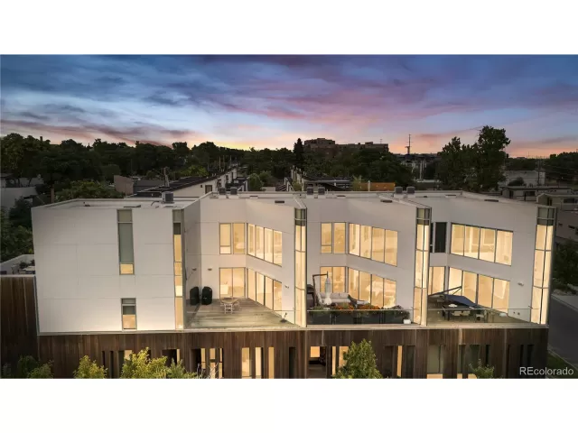 MLS: 8260001 Condo For Sale