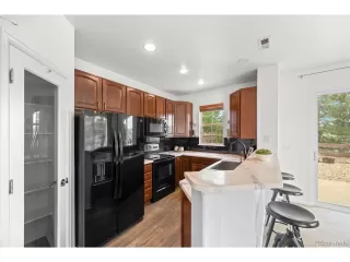 Photo #6: 8260373 Listing