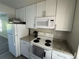 Photo #6: 8260961 Listing 