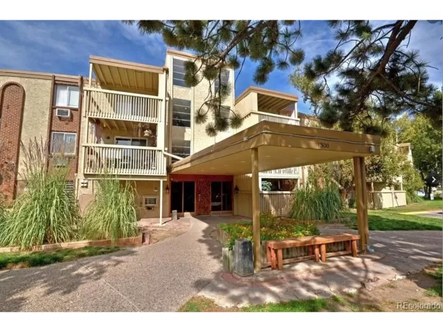 MLS: 8262422 Condo For Sale