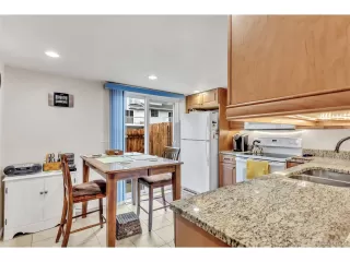 Photo #6: 8264135 Listing