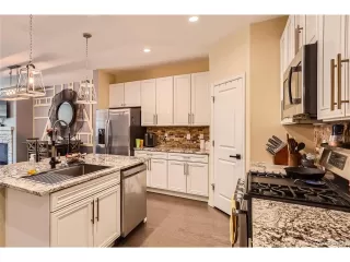 Photo #3: 8265632 Listing