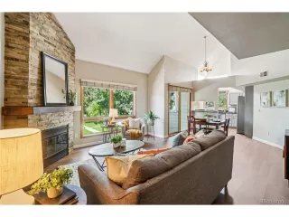 Photo #6: 8268885 Listing