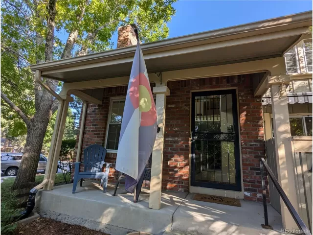 MLS: 8271052 Condo For Sale