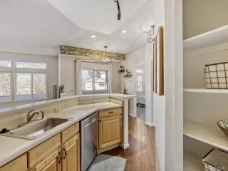 Photo #5: 8277269 Listing