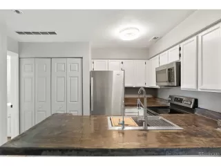 Photo #5: 8279963 Listing