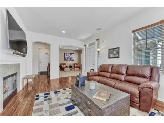Photo #4: 8281137 Listing