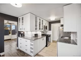 Photo #5: 8282016 Listing