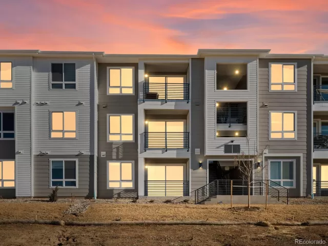 MLS: 8286613 Condo For Sale