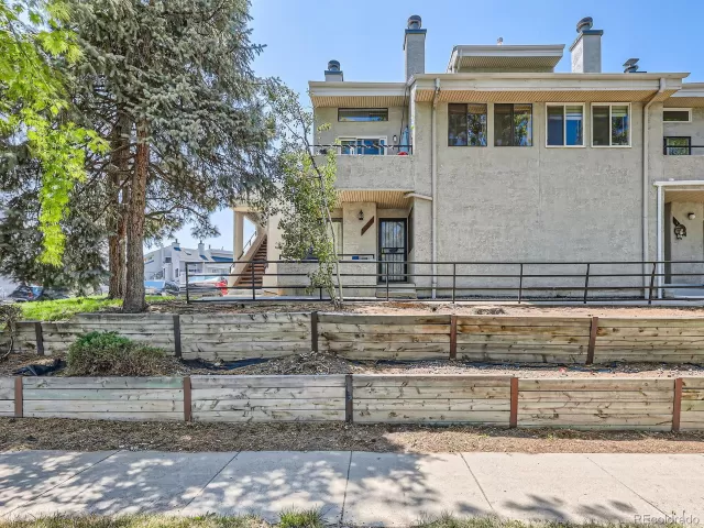 MLS: 8289923 Condo For Sale