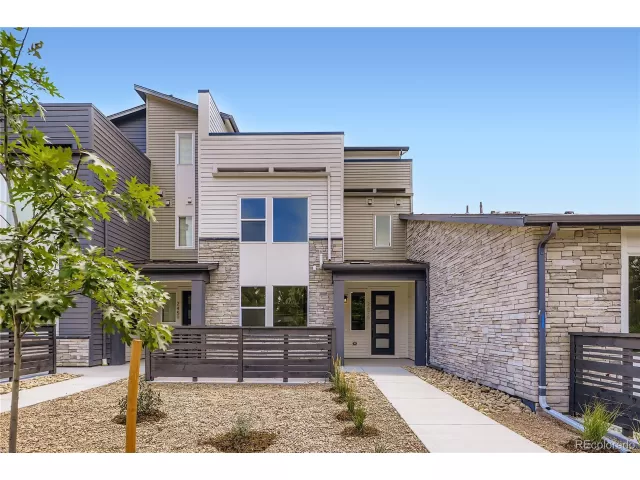 MLS: 8295921 Condo For Sale