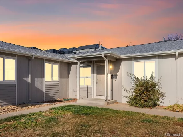 MLS: 8300260 Condo For Sale