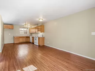 Photo #5: 8300260 Listing