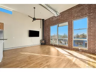 Photo #6: 8301826 Listing