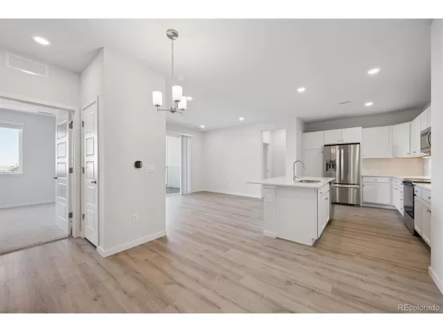 MLS: 8303550 Condo For Sale