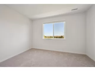 Photo #5: 8303550 Listing