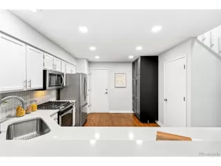 Photo #6: 8306871 Listing