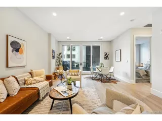 Photo #6: 8307972 Listing