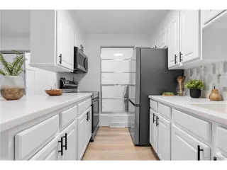 Photo #5: 8308304 Listing