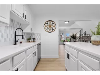 Photo #6: 8308304 Listing