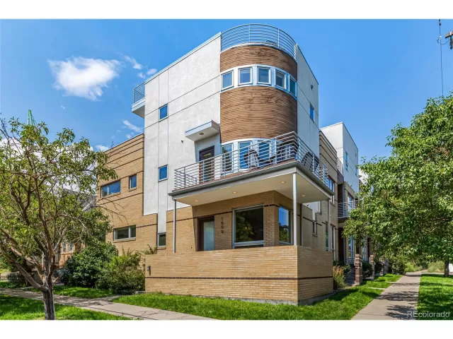 MLS: 8308472 Condo For Sale