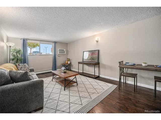 MLS: 8309008 Condo For Sale