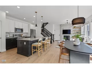 Photo #6: 8311938 Listing